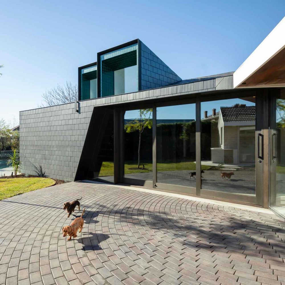 architectural-house-exterior-7HVDWWS-web